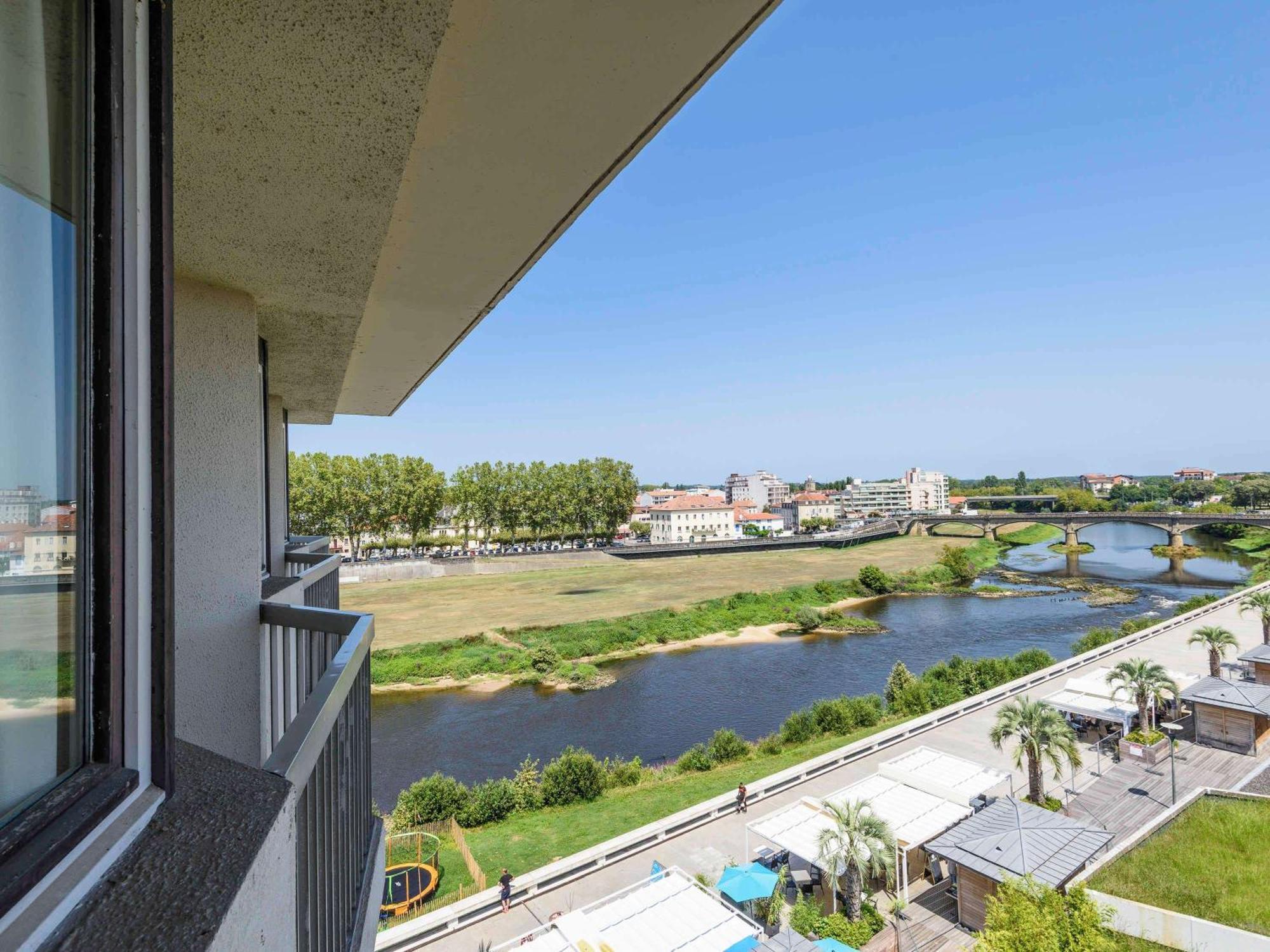 Отель Ibis Styles Dax Centre Экстерьер фото