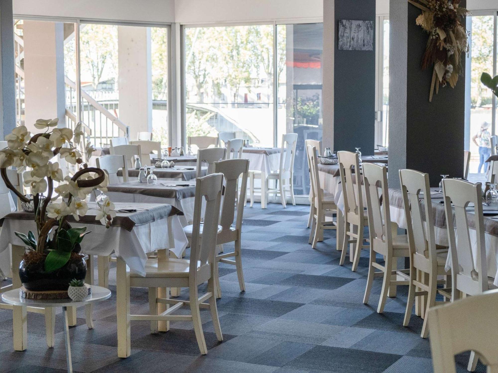 Отель Ibis Styles Dax Centre Экстерьер фото