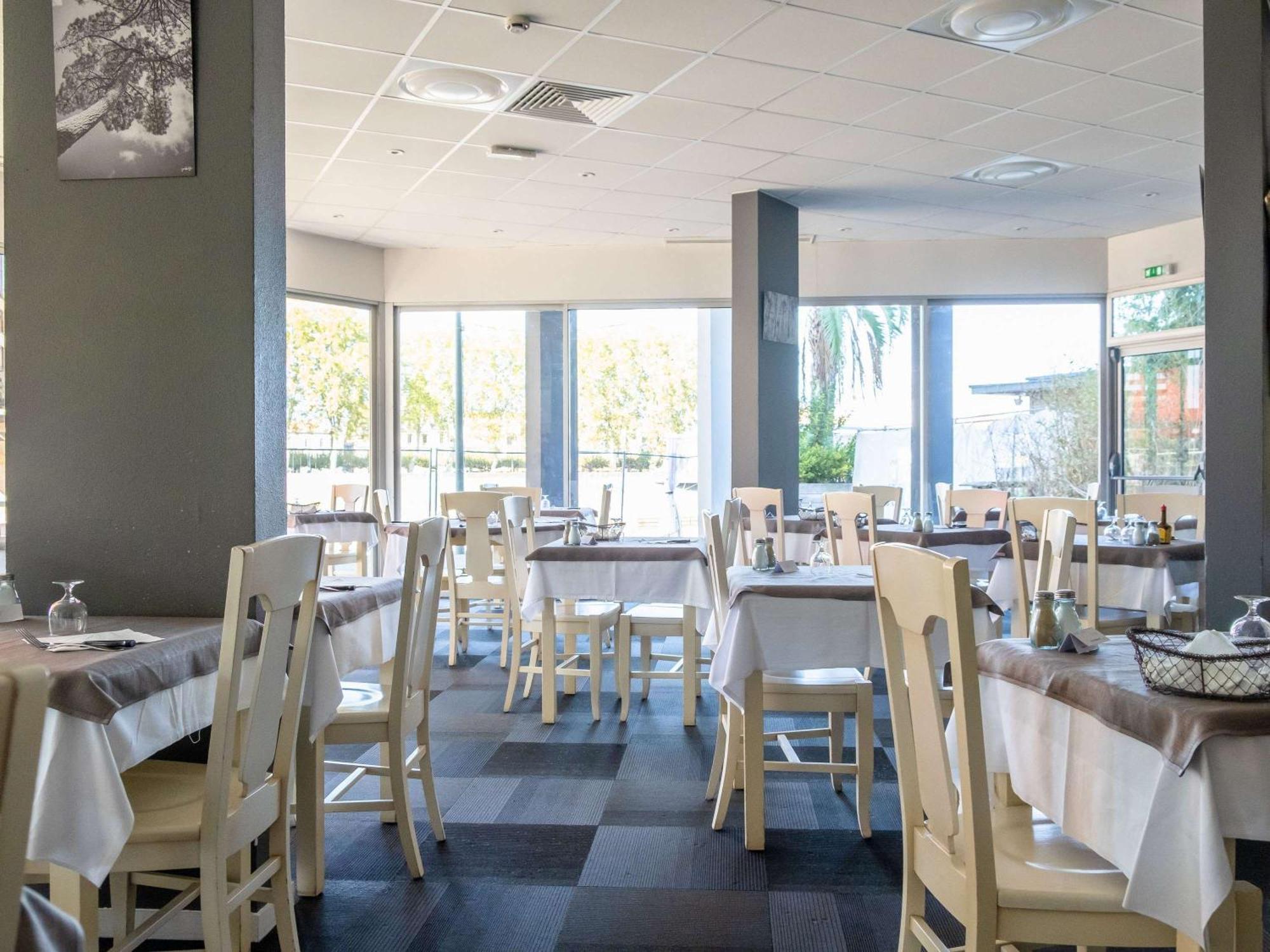 Отель Ibis Styles Dax Centre Экстерьер фото